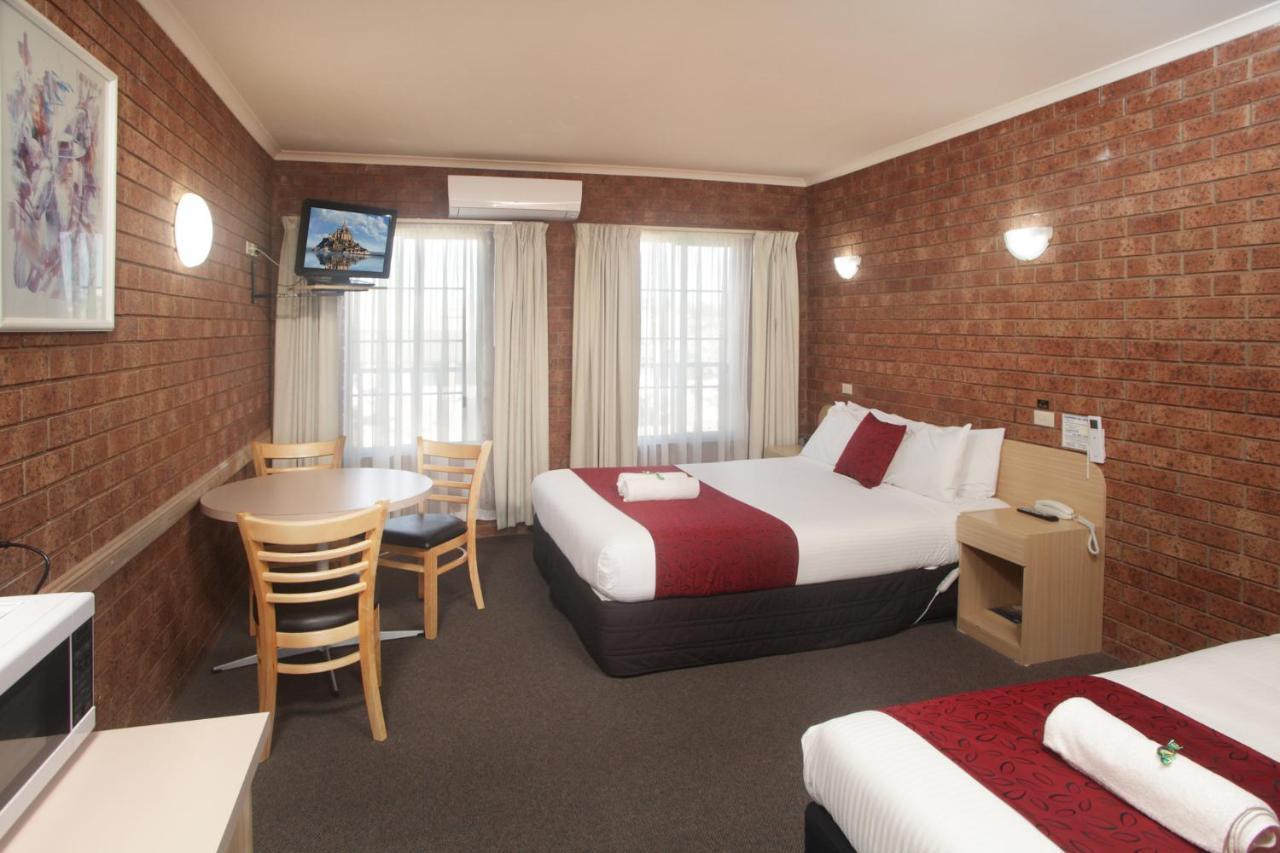 Courtyard Motor Inn Шепартон Екстер'єр фото